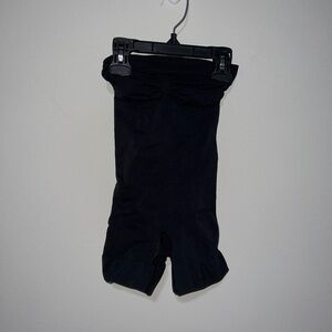 SKIMS SEAMLESS SCULPT STRAPLESS SHORTIE BODYSUIT ONYX BLACK XXS